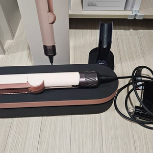 다이슨 에어스트레이트너