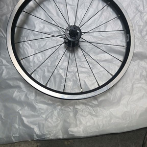 브롬튼 c라인자전거 뒤바퀴 휠 이미지