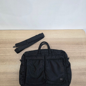 요시다 포터 탱커 2WAY 오버나이트 브리프케이스 블랙 판매. 622-79309