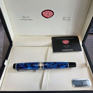 오로라 옵티마 만년필