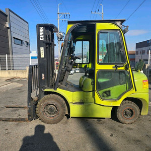 [클라크 GTS25] 10년식 2.5톤 3단 자동발 중고지게차 이미지