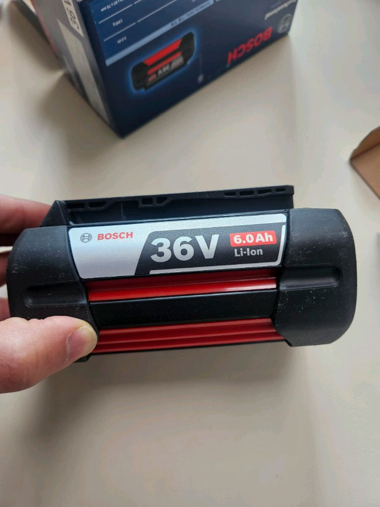 보쉬 36V 6.0암페어 배터리 새제품 이미지