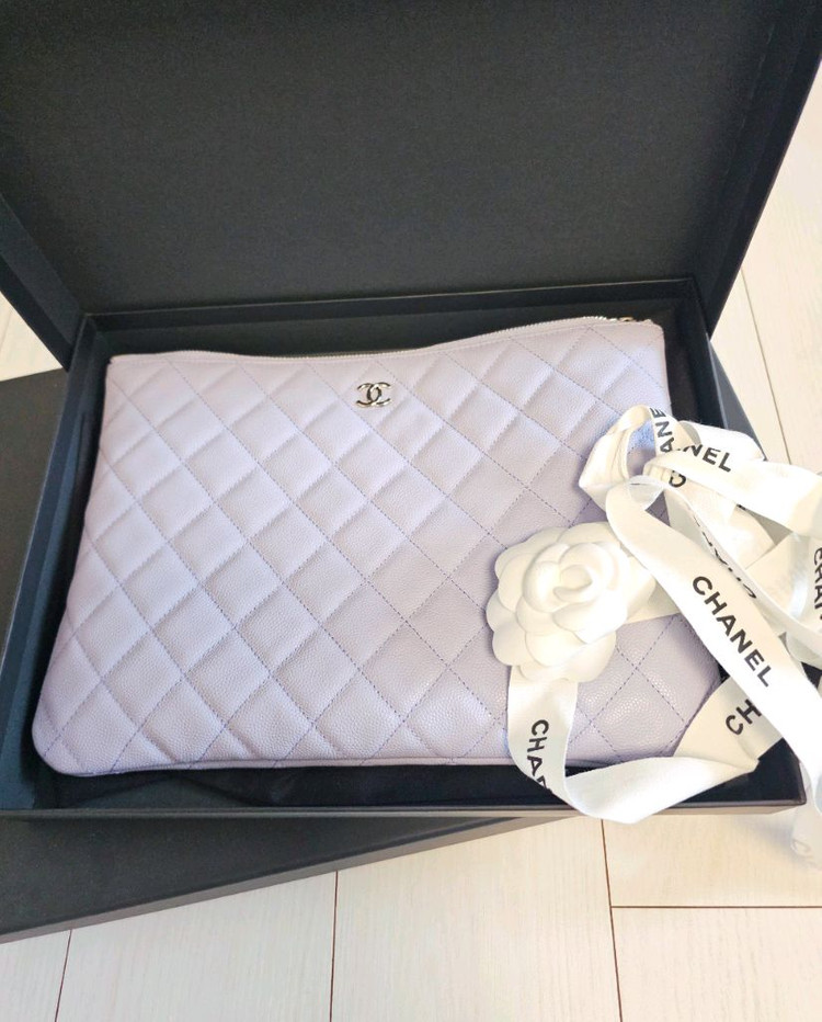 샤넬 캐비어 퀼팅 클러치 연보라 은장 뉴미듐 풀세트--0