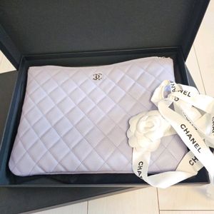 샤넬 캐비어 퀼팅 클러치 연보라 은장 뉴미듐 풀세트