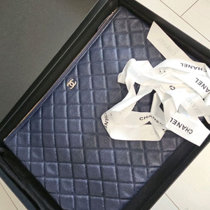 샤넬 캐비어 클러치백 네이비 금장 라지 풀세트