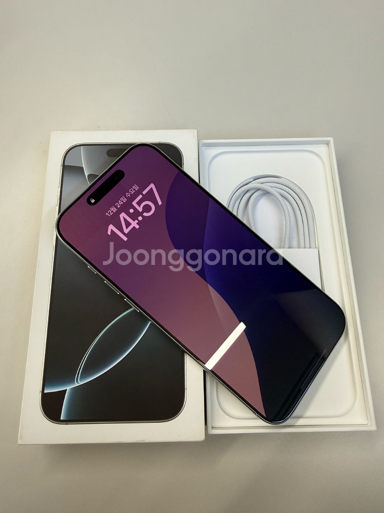 아이폰16 프로맥스 1테라 화이트 ((에케플) 에플케어플러스 포함) 신품급 자급제 판매합니다.--2