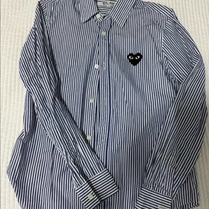 꼼데가르송 여성 스트라이프 셔츠 슬림핏