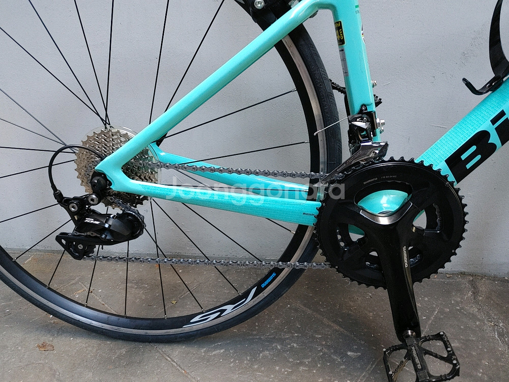 3회주행 신품급 23년 비앙키 스프린트 카본 로드자전거 44사이즈 팔아요.--3