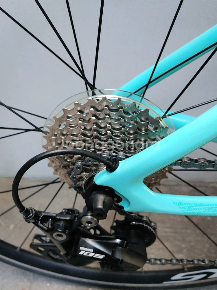 3회주행 신품급 23년 비앙키 스프린트 카본 로드자전거 44사이즈 팔아요.--4