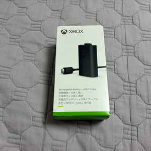 (미개봉) XBOX 정품 충전 배터리 + USB-C 케이블 팝니다.