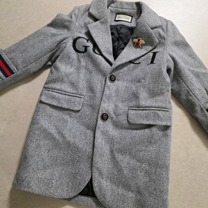 구찌 자켓 4~5세 팝니다.