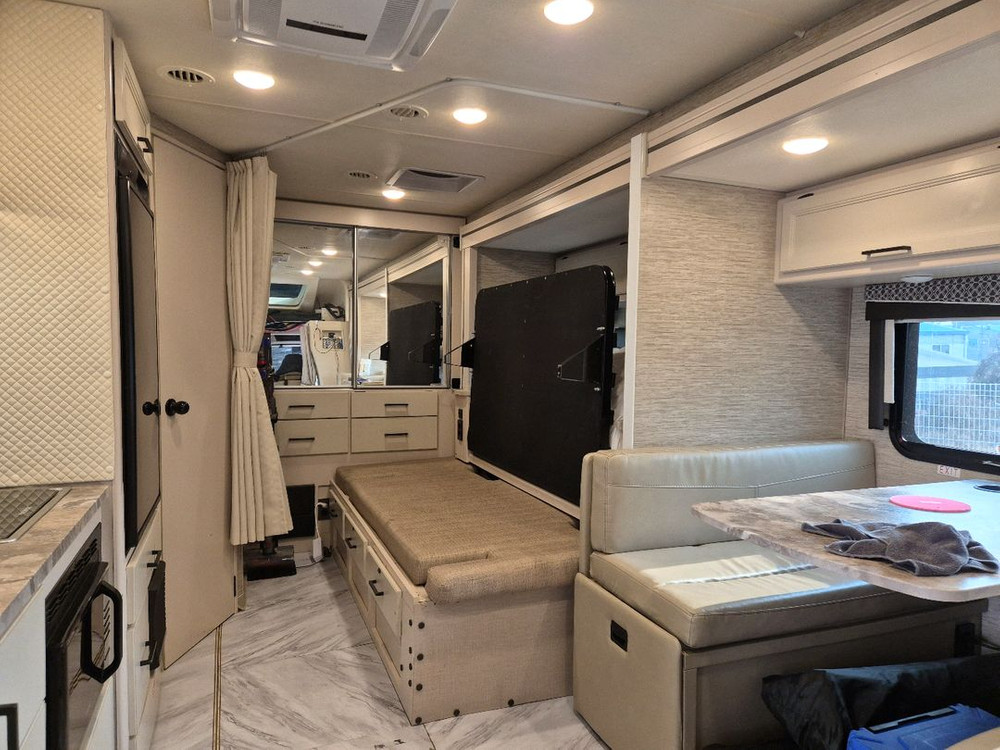 수압 캠핑카 오라이온 포드 토르제미니 2022년 이미지