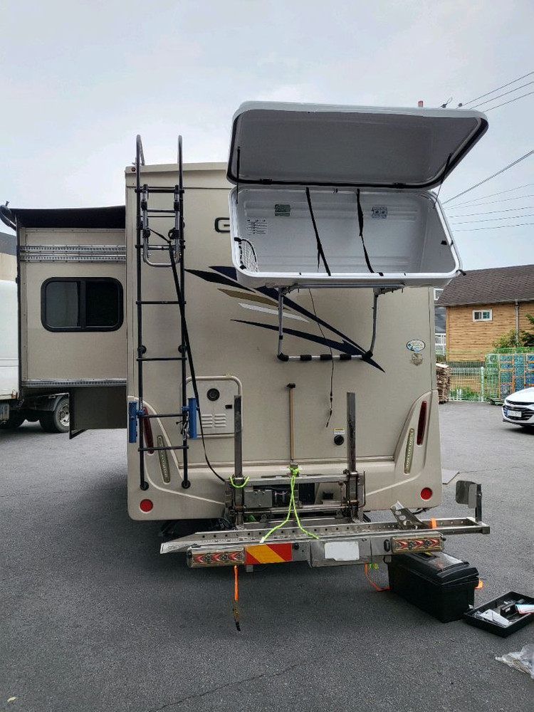 수압 캠핑카 오라이온 포드 토르제미니 2022년 이미지