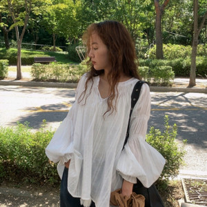 리코이 블라우스