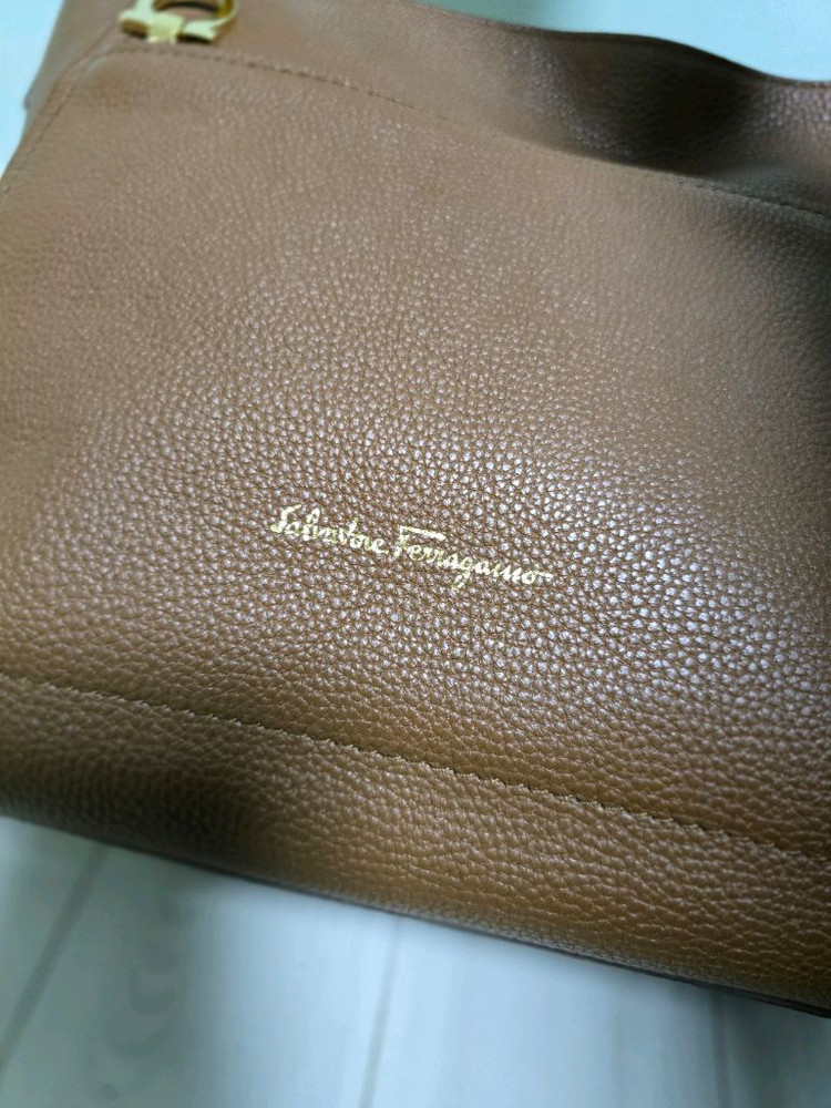 페레가모 알리 숄더백 브라운 정품 운포--2