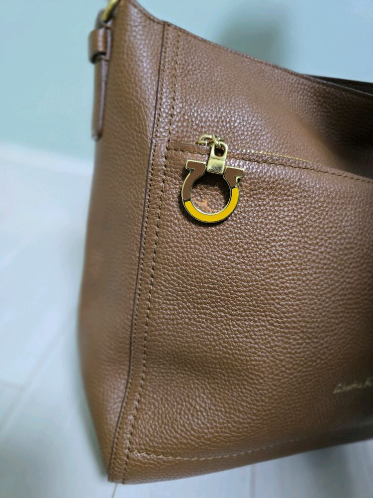 페레가모 알리 숄더백 브라운 정품 운포--9