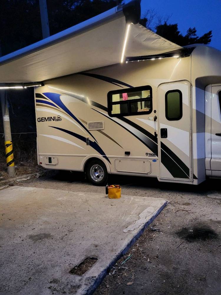 수압 캠핑카 오라이온 포드 토르제미니 2022년 이미지