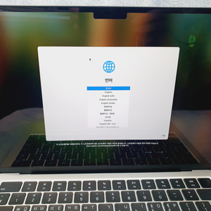 개봉 신품급 맥북에어13 M4 램16GB 10core MW0X3KH/A 판매합니다