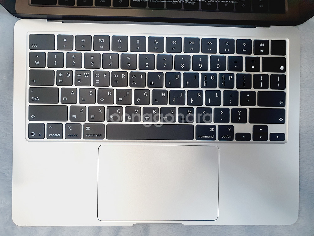 개봉 신품급 맥북에어13 M4 램16GB 10core MW0X3KH/A 판매합니다--1