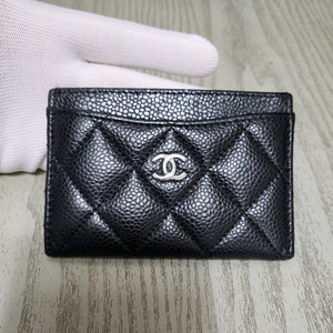 샤넬 클래식 캐비어 카드지갑 블랙