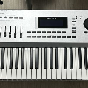 커즈와일 아티스7 신디사이저