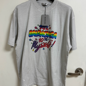 발렌시아가 그래픽 티셔츠 새상품 (M사이즈)