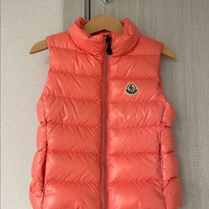 몽클레어 키즈 패딩 조끼 4세 간니베스트 판매합니다