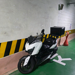 xmax300 22년식 매우짧은키로수