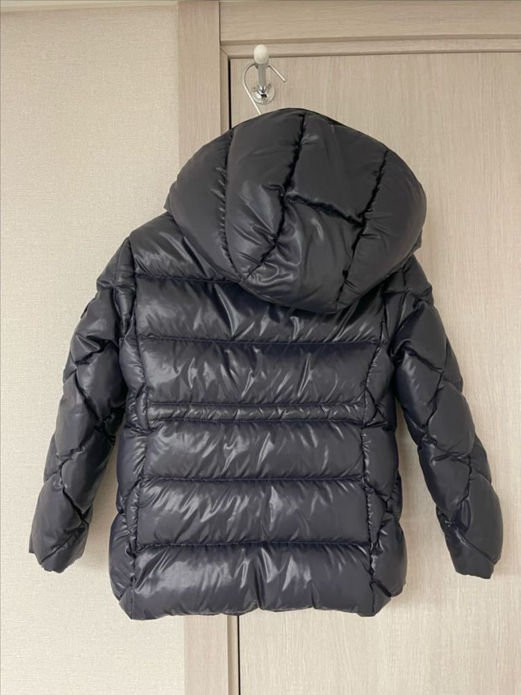 몽클레어 키즈 걸즈 여아 덕다운 패딩 4세 판매합니다 이미지