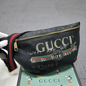 [특가][정품]구찌 띠로고 힙색