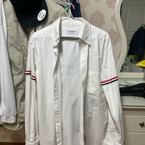 톰브라운 셔츠