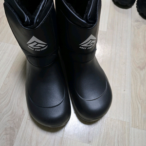 슈퍼카미트 / 에이블팩토리 부츠 팝니다. 290