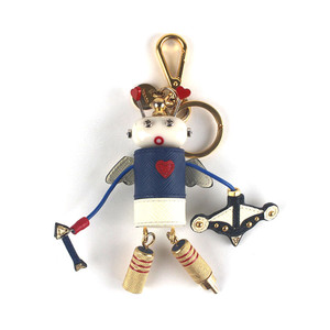 [중고명품다올] 프라다 큐피트 사피아노 레더 키링 백참 트릭 브라이트 블루 화이트 1TR034