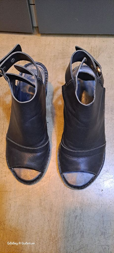 슈콤마보니 오픈토 앵클부츠 이미지