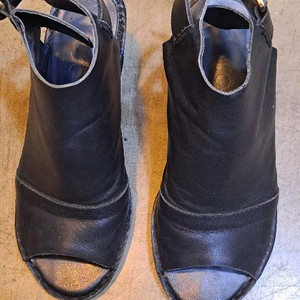 슈콤마보니 오픈토 앵클부츠 이미지