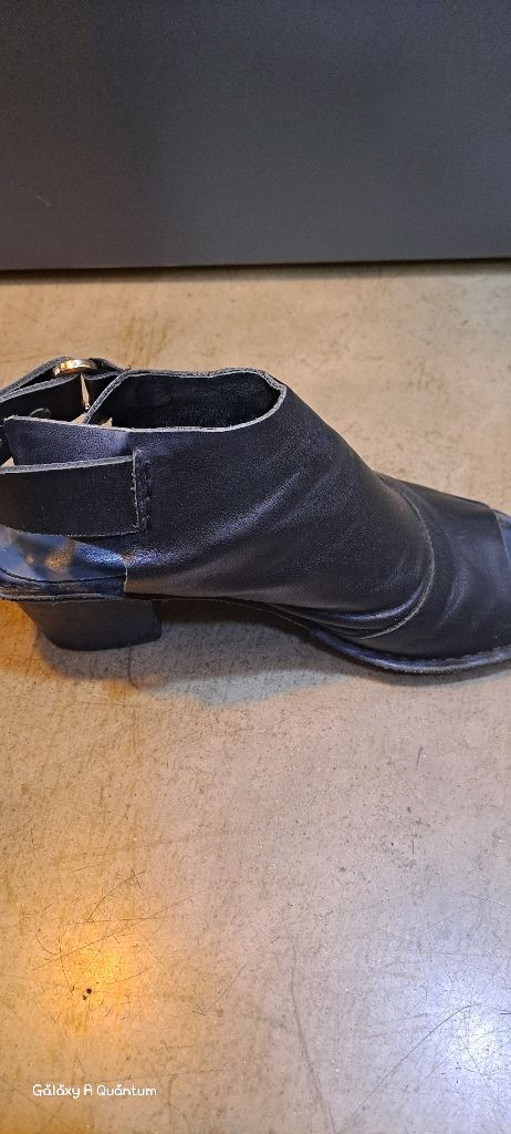 슈콤마보니 오픈토 앵클부츠 이미지