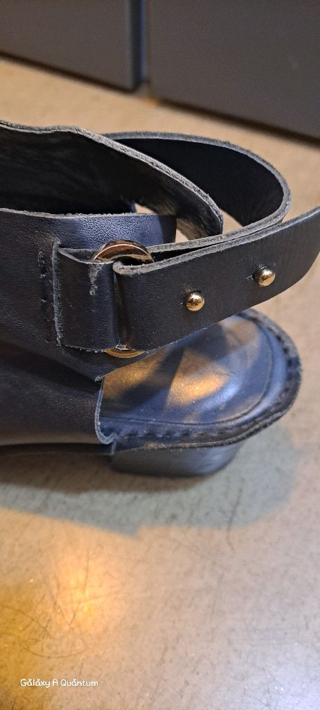 슈콤마보니 오픈토 앵클부츠 이미지