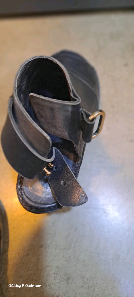 슈콤마보니 오픈토 앵클부츠 이미지