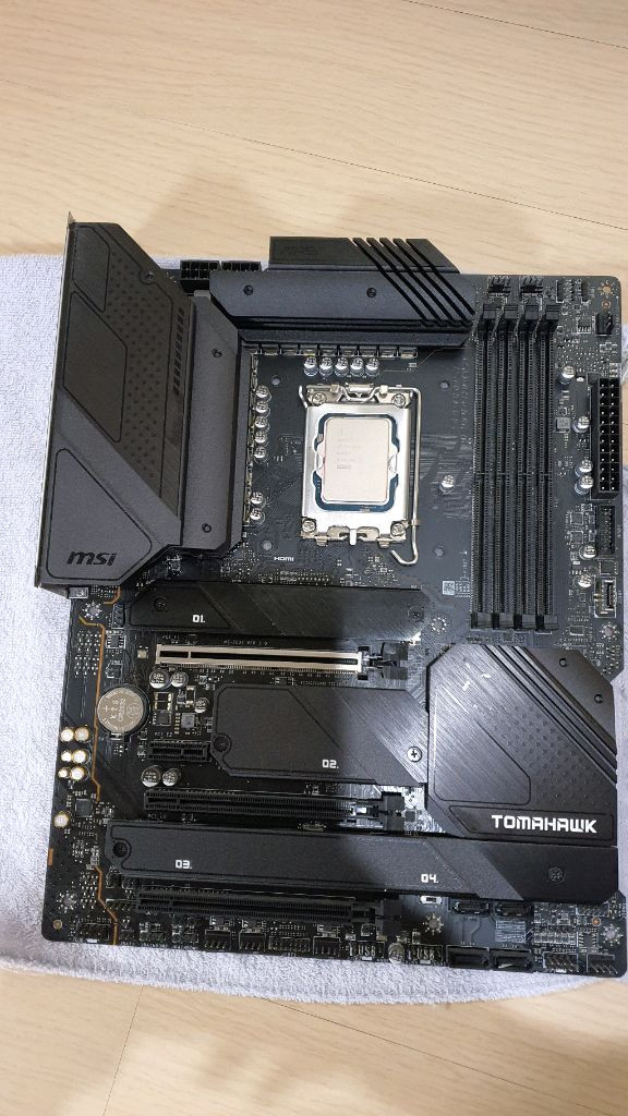 MSI MAG Z690 토마호크 WIFI DDR5 메인보드+i7-13700KF--2