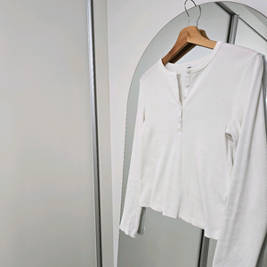 새상품) 유니클로 여성용 리브 헨리넥 티 m사이즈