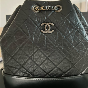 오늘만 가격 낮춤:) 샤넬 가브리엘 백팩 스몰 (이너백 포함/ 헨바비)