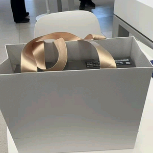 갤럭시 트라이폴드 미개봉 판매합니다