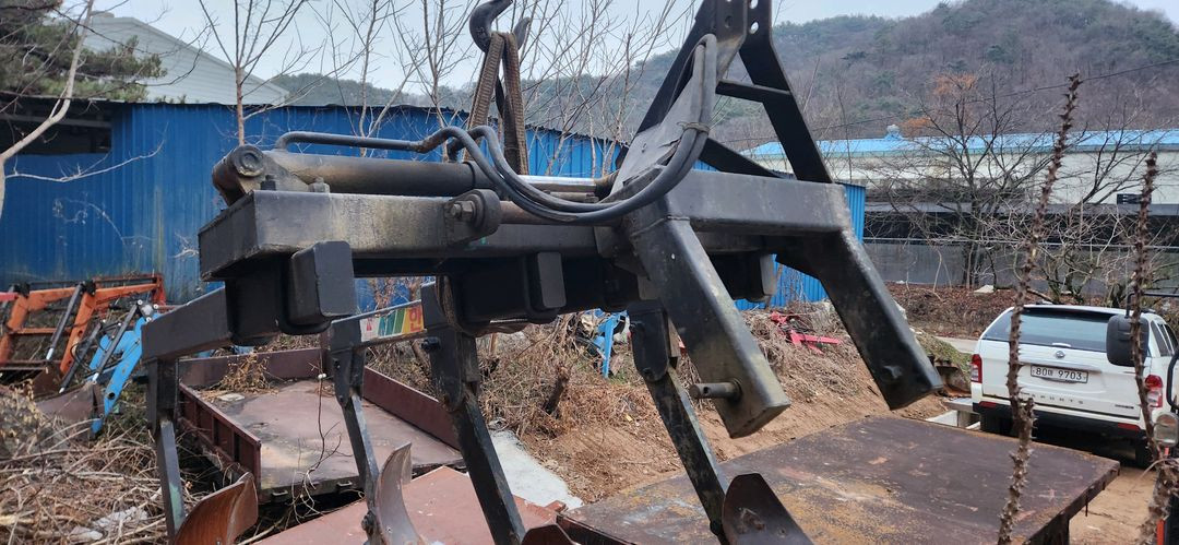 트랙터 트랙트 트렉터 트렉트 4련 유압식 이랑쟁기--1