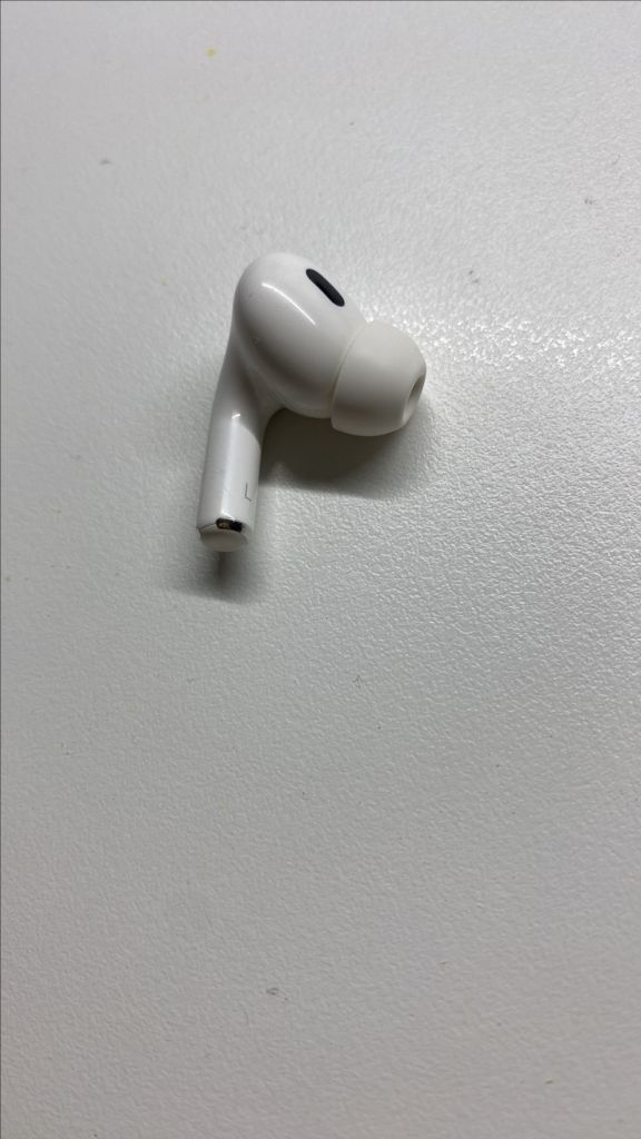 에어팟 프로 2세대 라이트닝--1