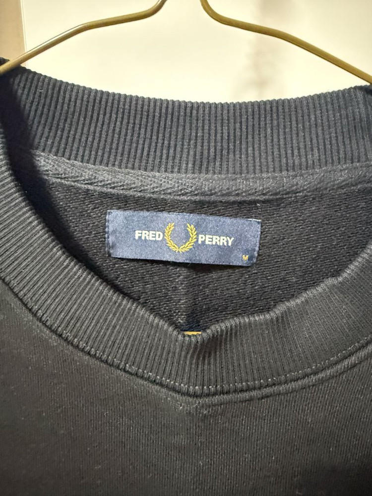 [새제품] 프레드 페리 검정색 맨투맨 M사이즈 판매합니다--1