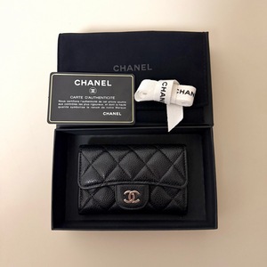 샤넬 캐비어 플랩 카드지갑 (은장)