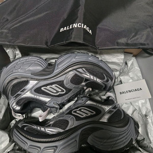 (새상품) 발렌시아가 6XL 스니커즈 블랙 그레이 43사이즈 이미지