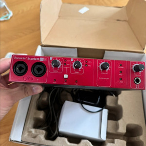Focusrite Scarlett 8i6 오디오 인터페이스입니다 이미지