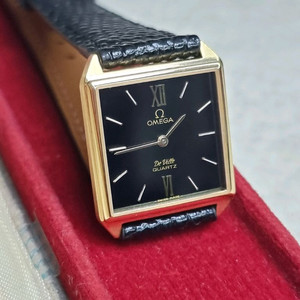 오메가 드빌 탱크 블랙 다이얼 쿼츠 여성용 시계