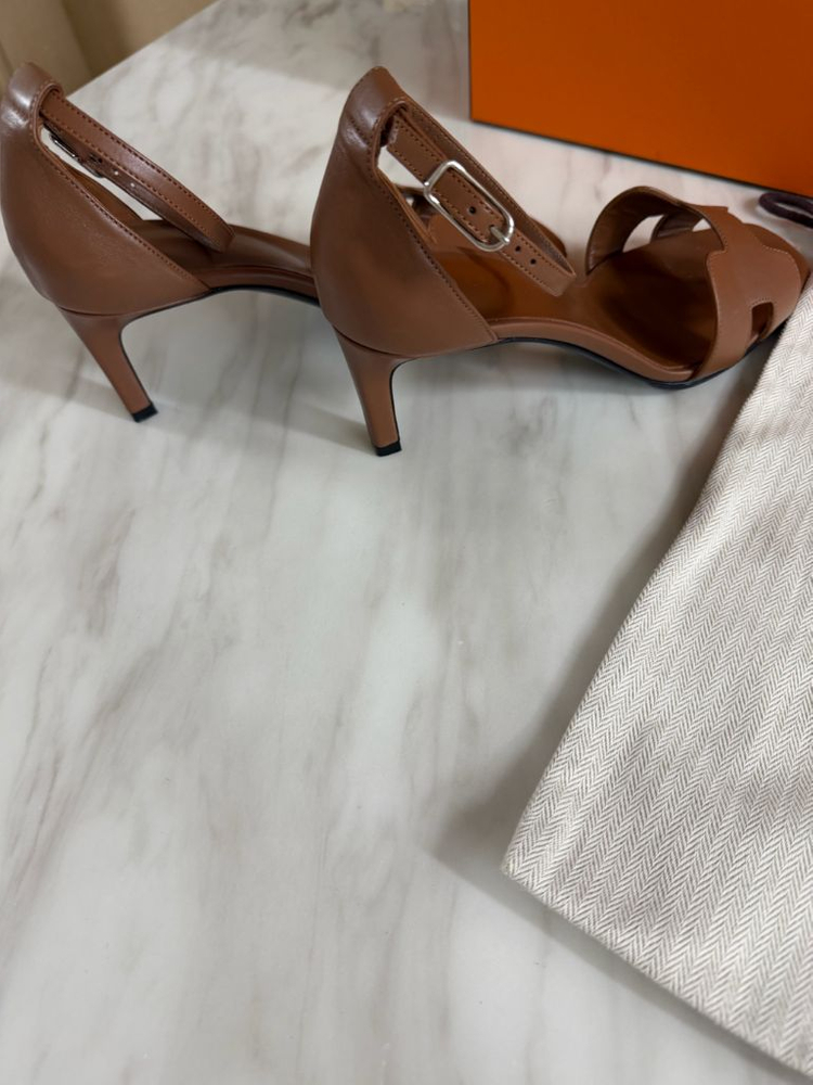 에르메스 JOY70 샌들 36.5--4